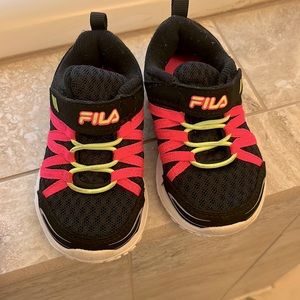 Toddler 6.5 Fila sneakers